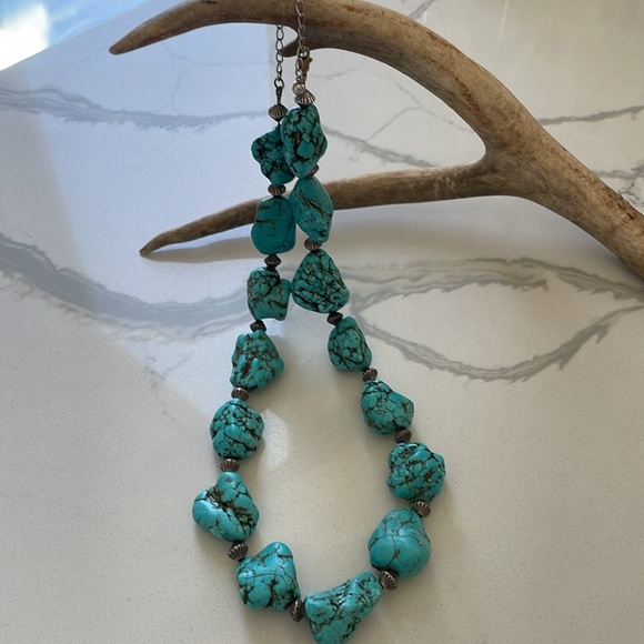 Vintage “Faux Turquoise” Natural Stone Chunky Necklace With Silver Beads - Picture 7 of 12